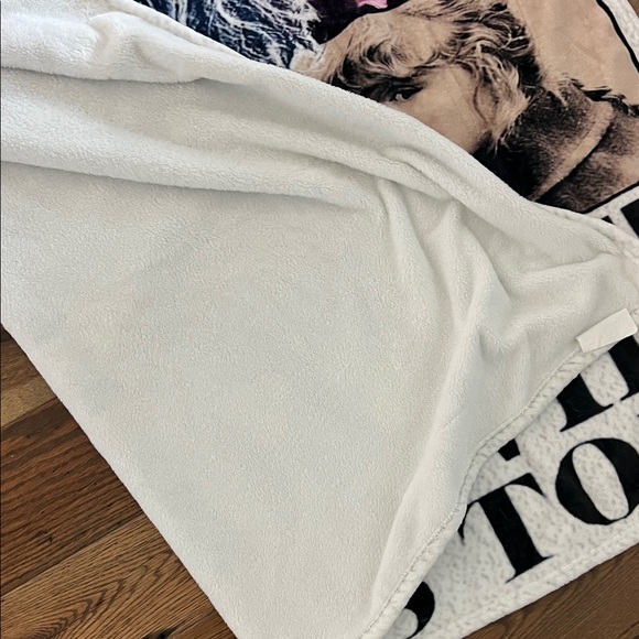 Taylor Swift The Eras Tour Blanket - Picture 3 of 6